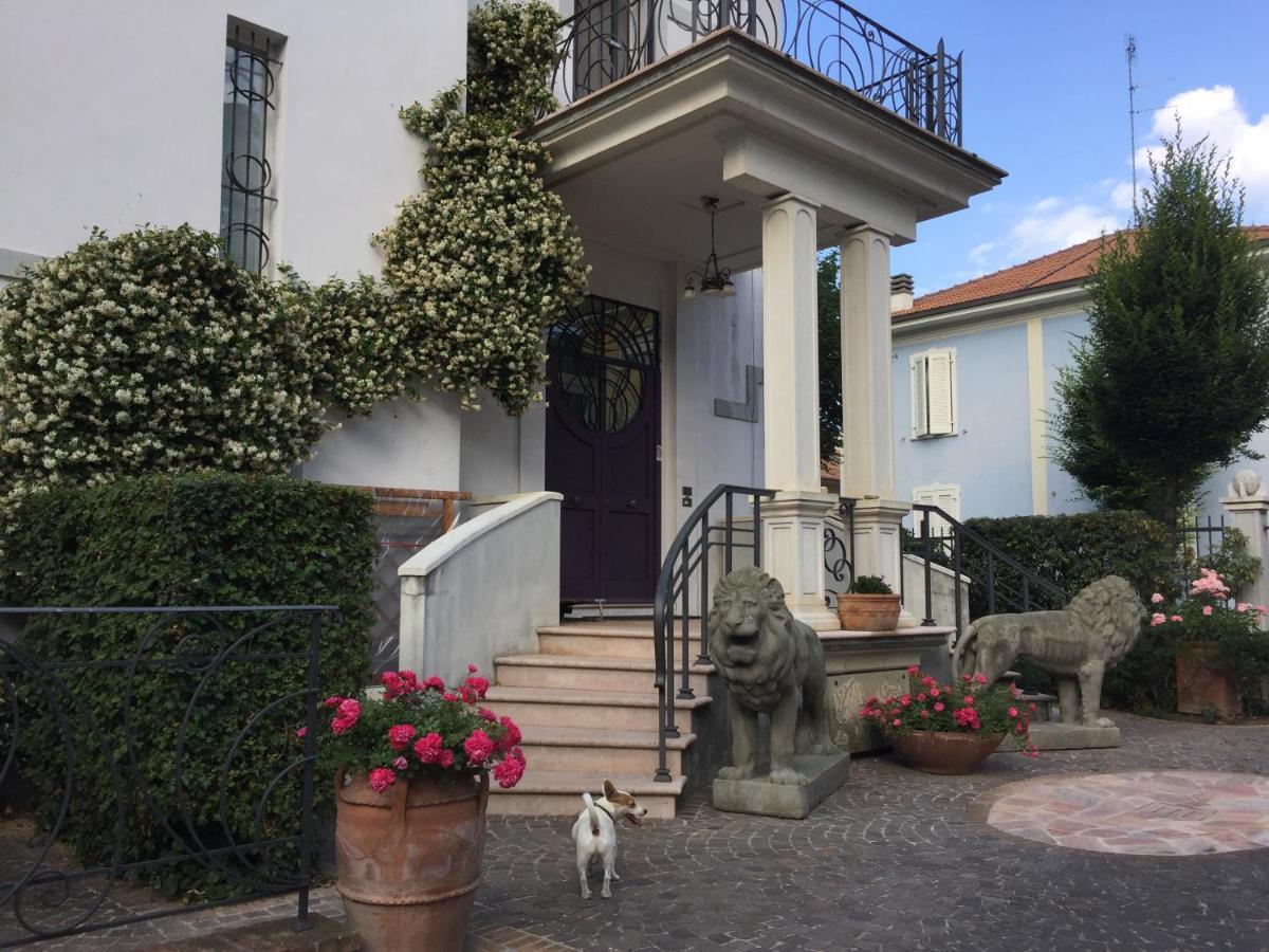Villa Maldestra Римини Екстериор снимка